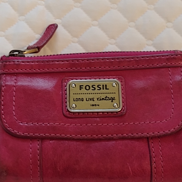 Fossil Buttery Soft Leather Wallet - Picture 9 of 11